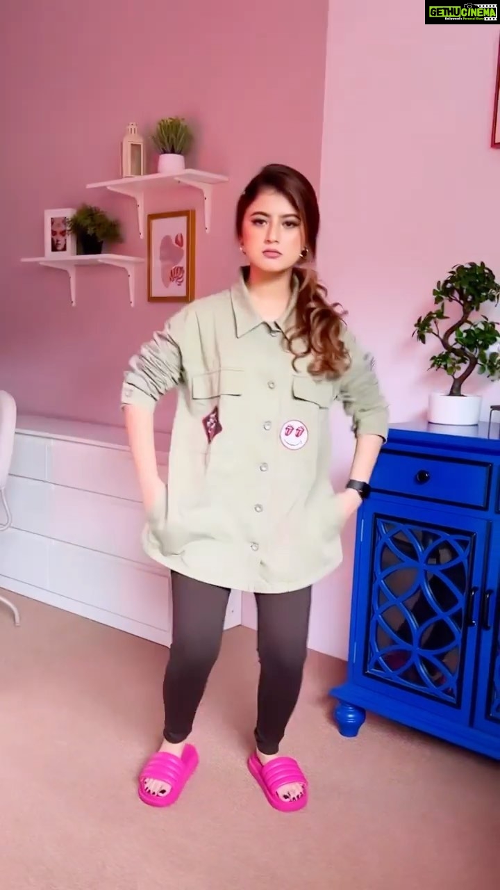 Arishfa Khan Instagram - Why do only guys get to have pockets?🤓 #100ReelsByAK #reel02 #day01 #arishfakhan #ithaspockets #dance #comedy #funny #reels #reelsinstagram #reelitfeelit