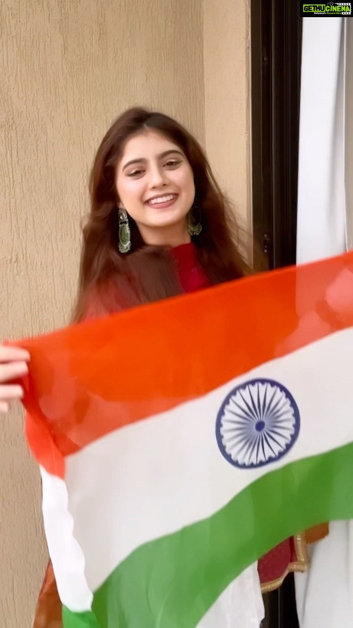 Arishfa Khan Instagram - Let the tricolour immerse you into STRENGTH PEACE GROWTH. HAPPY INDEPENDENCE DAY🇮🇳🤍 . #happyindependenceday #15august #proudtobeanindian #india #merahindustan #reels #reelsinstagram #reelitfeelit