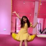 Arishfa Khan Instagram - MUSEUM OF ICE CREAM🍦💗 Had so much fun and this place is super cute🫶🏻 #arishfakhan #museumoficecream #singapore #dhatteriki #minivlog #fun #enjoyment #reels #reelsinstagram #reelitfeelit Museum of Ice Cream Singapore