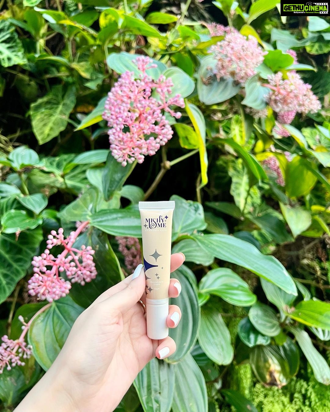 Arishfa Khan Instagram - LOOK GOOD FEEL GOOD🌸🌿 Mishy Me ⭐️ BB Cream is perfect for people across all age groups and for all skin types, this unisex 👫🏼 product is designed to make skincare affordable and available to everyone✨ Benefit of Mishy Me BB Cream.❤️ 1: Instant Brightness 2: Sun Protection 3: Evens out skin tone 4: Makes you look great on Camera.🤩 And all you budding creators out there..this is the best product for you all. Look amazing in your reels and photo shoots.🪄 Get yours now in just 180/- rupees from www.Mishy.me or #amazon 🫶🏻 #MishyMe #realisrare #arishfakhan #lookgoodfeelgood #alwaysmishyme #mishymebbcream #bbcream #mishymebyarishfakhan #sulpatefree #parabenfree #beauty #makeup Gardens by the Bay