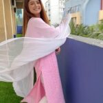 Arishfa Khan Instagram - Aankhein teri, itni haseen💗👀🍃 📍: @thribecreatorslab ✨ #maulameremaula #slowmo #reels #reelsinstagram #reelitfeelit