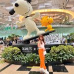 Arishfa Khan Instagram - Caption please! 🧡🖤🤍 Singapore Airport T3