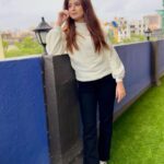 Arishfa Khan Instagram - Grateful for small things, big things, and everything in between.🫶🏻❤️ #grateful #blessed 📍: @thribecreatorslab 💫