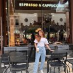 Arishfa Khan Instagram - Coffee in one hand, Confidence in other!🧋🤍 #throwback #singapore Universal Studios Singapore