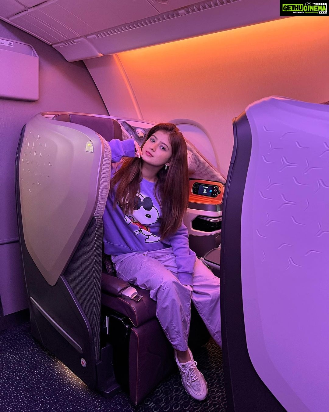 Arishfa Khan Instagram - First international trip! π«Άπ»π #singapore