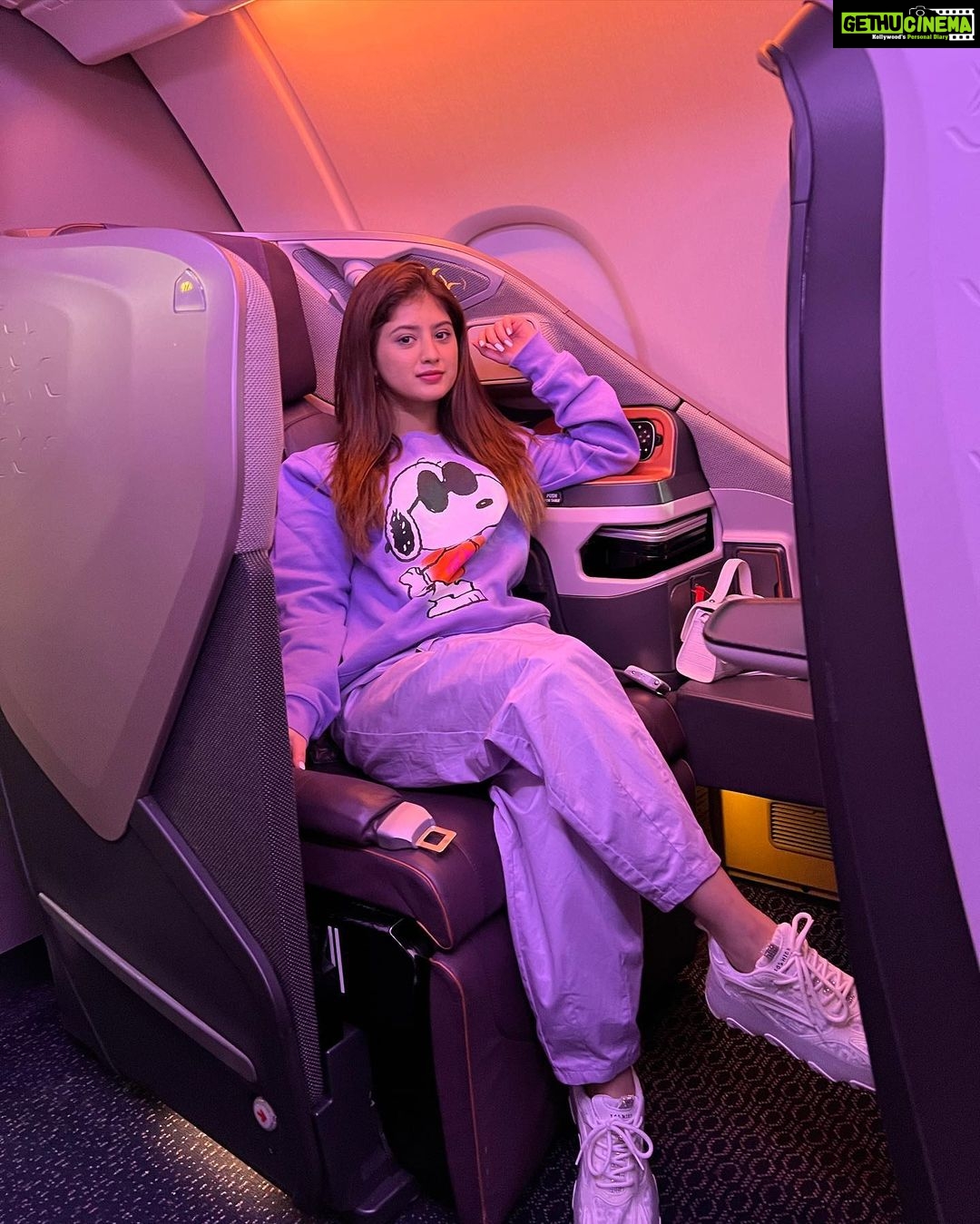 Arishfa Khan Instagram - First international trip! π«Άπ»π #singapore
