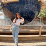 Arishfa Khan Instagram - Day 01 in Singapore✨😍🌎 #universalstudios #singapore #trip #happiness Universal Studios Singapore