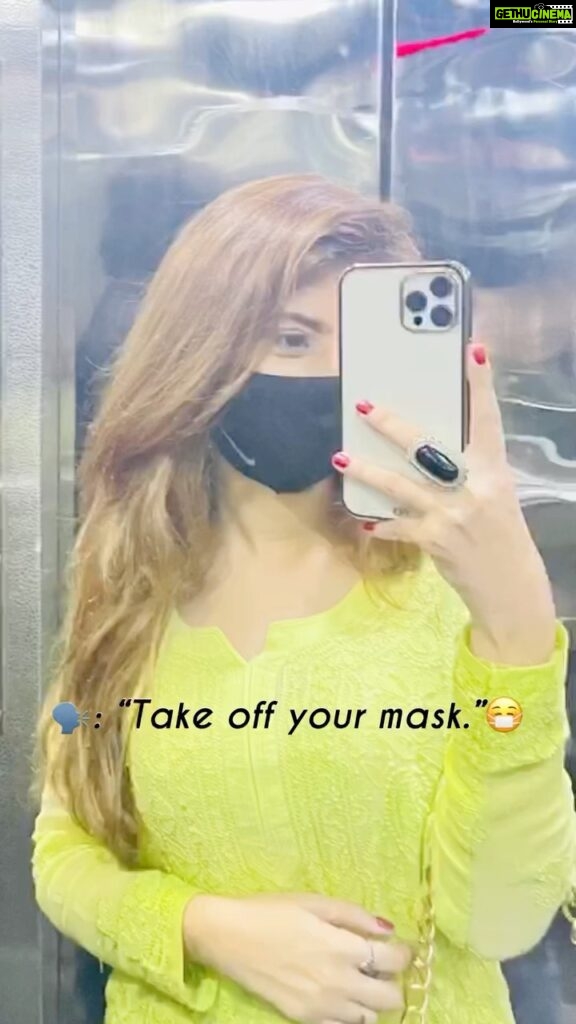 Arishfa Khan Instagram - Chill guys it’s just a trend, don’t put your mask down!! 💜 #takeoffyourmask #trend #picturetrend #reels #reelsinstagram #reelitfeelit