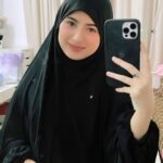 Arishfa Khan Instagram - Assalamualaikum Warahmatullahi Wabarakatuh.✨ May Allah accept our dua and bless us with strong imaan, sabr, happiness and long age with taqwa.❤️ Jummah Mubarak. Dua mein yaad rakhna!! #arishfakhan #ramadankareem #jummahmubarak #blessed #alhamdulillah