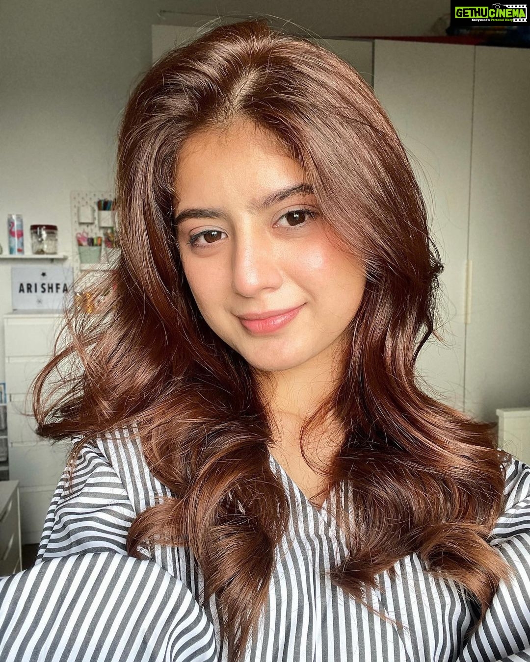 Arishfa Khan Instagram - You become what you believe, so believe in yourself.π€π«Άπ»π€ #selfie #newhaircolor #nofilter