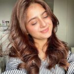 Arishfa Khan Instagram - You become what you believe, so believe in yourself.🤍🫶🏻🖤 #selfie #newhaircolor #nofilter
