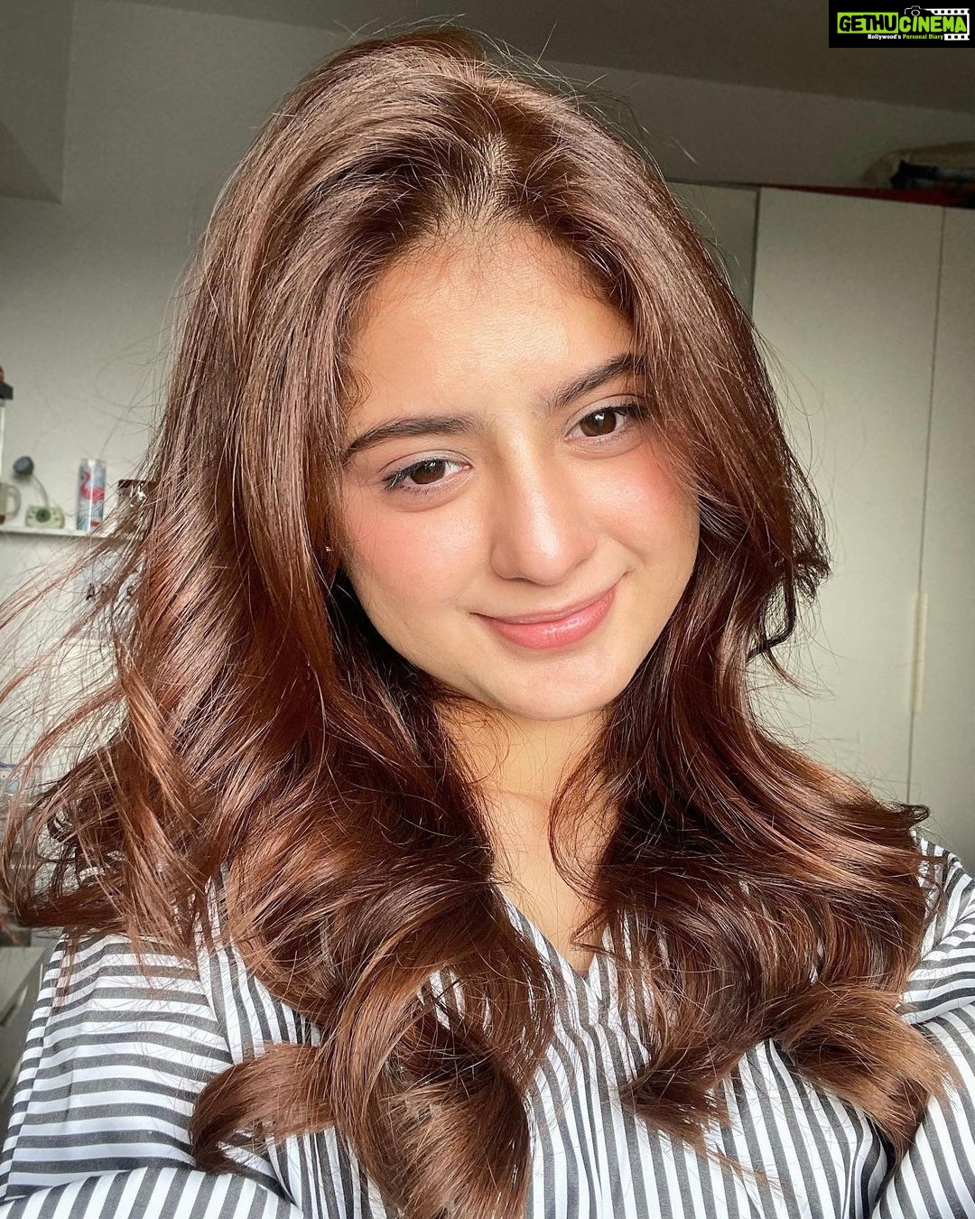 Arishfa Khan Instagram - You become what you believe, so believe in yourself.π€π«Άπ»π€ #selfie #newhaircolor #nofilter