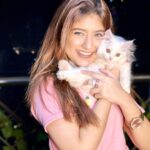 Arishfa Khan Instagram - 𝐼 𝑙𝑖𝑘𝑒 𝑦𝑜𝑢𝑟 𝐶𝑎𝑡𝑡𝑖𝑡𝑢𝑑𝑒. 💗𓃠 #oreo