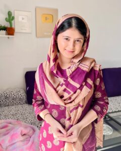 Arishfa Khan Instagram - Happy birthday to me🎂❤️
Thank you everyone for all your love, wishes and edits✨

Birthday vlog coming soon on my Youtube channel ❤️🥰 

#birthday #03april #2023