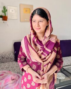 Arishfa Khan Instagram - Happy birthday to me🎂❤️
Thank you everyone for all your love, wishes and edits✨

Birthday vlog coming soon on my Youtube channel ❤️🥰 

#birthday #03april #2023