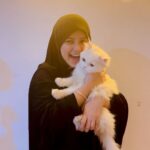 Arishfa Khan Instagram - “Cats are not impure. They intermingle with you”🐾🥰