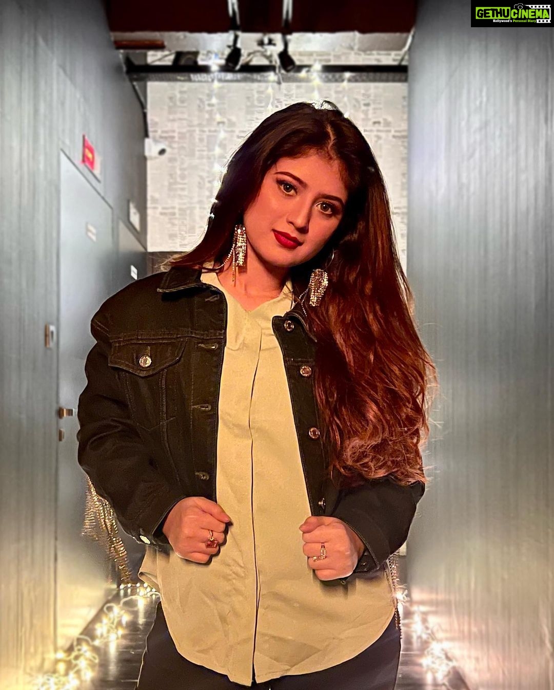 Arishfa Khan Instagram - She flies by her own wingsπ§π»ββοΈβ€οΈβπ₯ π: @thribecreatorslab