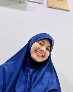 Arishfa Khan Instagram - Kaisa jaa raha ha aap sabka roza?💙