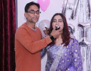 Arshi Khan Instagram - Abba amma aur mere bhai ❤️❤️❤️❤️❤️❤️❤️❤️❤️❤️❤️ #arshi #arshikhan #family #birthday