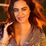 Arshi Khan Instagram - Pehli baar hua 😂 #arshi #arshikhan #reels #reelsinstagram #reelsvideo #reelitfeelit #reelkarofeelkaro