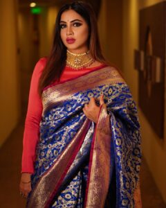 Arshi Khan Instagram - Aap Sab ko Deepawali Bhot Bhot Mubarak ho ❤️❤️❤️❤️ #arshikhan  #arshi #diwali