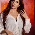 Arshi Khan Instagram - Oh really 🙂 #arshi #arshikhan