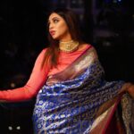 Arshi Khan Instagram - Eid Mubarak Awaam #eid #khairmubarak🌙 #arshi #arshikhan #sherukrishnagoni Makeup by @hema_dhavan Designer @vidyamourya096