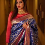 Arshi Khan Instagram - Eid Mubarak Awaam #eid #khairmubarak🌙 #arshi #arshikhan #sherukrishnagoni Makeup by @hema_dhavan Designer @vidyamourya096