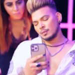 Arshi Khan Instagram – L lagg gaye 🤦🏼‍♂️🙄
.
@arshikofficial 🙈
.
#RunningUpThatHill #feelitreelit #feelkaroreelkaro #trending #arshilhan #arshan #arshi