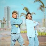 Arshi Khan Instagram – Hoping into this awesome trend 💃🏻🕺🏼🔥
@arshikofficial 😍
.
#feelitreelit #feelkaroreelkaro #trending #waitaminute 
.
Shot by @akphotography_mumbai 
Location @eskayresorts 
Edit by @ismilemasih.official
