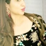 Arshi Khan Instagram - Talking to the moon ❤️❤️❤️ #arshi #arshikhan #sherukrishnagoni #reels #reelsinstagram #reelsvideo #reelitfeelit