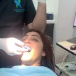 Arshi Khan Instagram - Thanku so much @drshams.dentistry meri injury ke baad aapne mere teeths ko beautify kiya with holllywood smile ❤️❤️❤️ SHUQRIYA