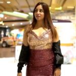 Arshi Khan Instagram - Khushnaseebi banke mera naseeb aa raha hai ❤️❤️ #arshi #arshikhan #sherukrishnagoni #reelsinstagram #reels #reelsvideo #reelitfeelit