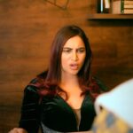 Arshi Khan Instagram - Design itna awesome ki phone bhul jana is not possible. Aap bhi le aaiye #POCOC55 jo ki hai swag aur speed ka complete package. 😈 First sale is now live on @flipkart at an introductory price of just INR 8,499/- 😃 Check now the link in @indiapoco bio. 🤙🏽 #SwagAndSpeed