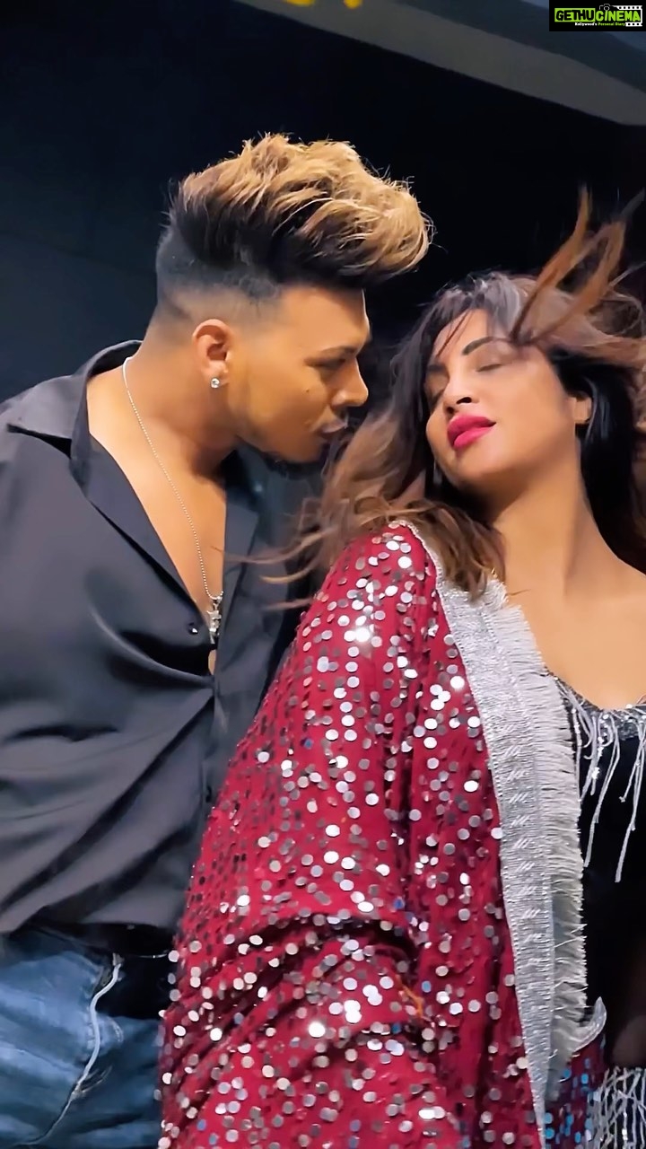 Arshi Khan Instagram - Aapki Kashish 😍 @arshikofficial . #feelitreelit #feelkaroreelkaro #trending #arshikhan #eshanmasih