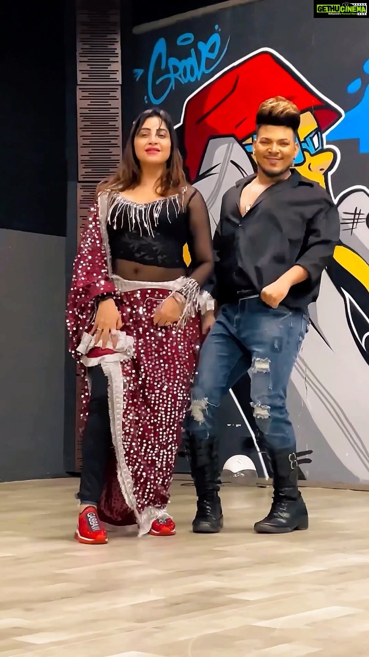 Arshi Khan Instagram - Watch my videos on @officialjoshapp 😍 . #josh #joshapp #teamjosh