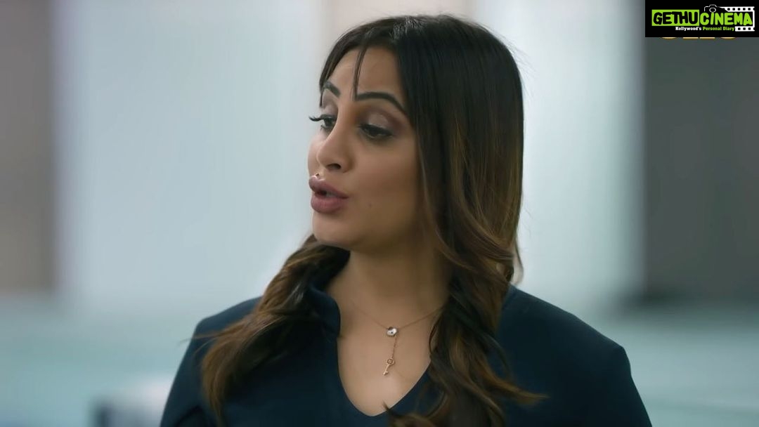 Arshi Khan Instagram - Mauka tha dastoor bhi tha, aankhon mein pure hote sapno ka noor bhi tha, chod chale the sabkuch khwabon ki raah pe, jab dhokha mila, toh samajh aaya, jo chada tha sir pe, woh bas humara guroor hi tha. “Hotspot "Mail Trail"” Releasing on 25th January @ulluapp @imvaquarshaikh