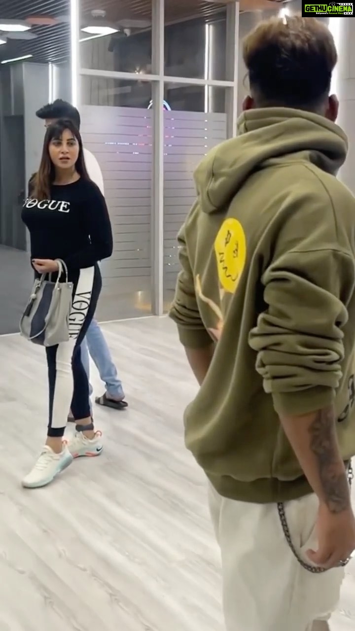 Arshi Khan Instagram - Sabse behatreen song ❤️❤️❤️❤️❤️❤️ #nusratfatehalikhan #arshi #arshikhan #sherukrishnagoni #reels #reelsinstagram #reelitfeelit #reelsvideo