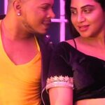 Arshi Khan Instagram - Teri #kamarmaroda kha jaa gi 😍😜 @arshikofficial . #feelitreelit #feelkaroreelkaro #trending #dance #arshikhan . @its_swag_app