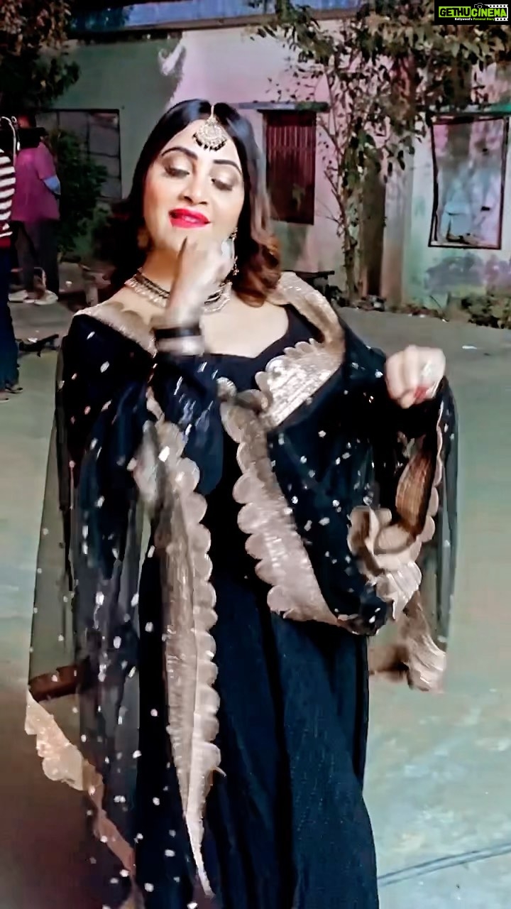 Arshi Khan Instagram - ❤️❤️❤️❤️❤️❤️❤️ kaisi hai AWAAM #arshikhan #arshi #sherukrishnagoni #reels #reelitfeelit #reelsvideo #reelkarofeelkaro #nickiminaj #lilwayne love you @nickiminaj
