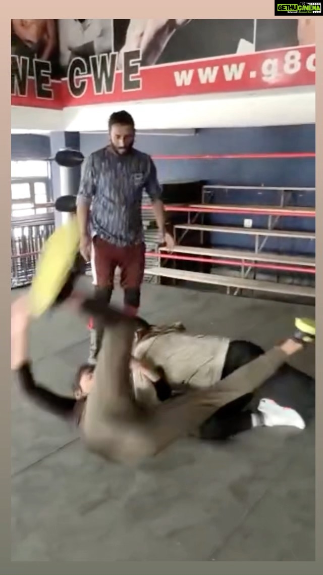 Arshi Khan Instagram - ❤️❤️❤️❤️❤️ waaah what patakni #arshikhan #arshi #sherukrishnagoni #reels #reelitfeelit #reelkarofeelkaro @cwewrestlingacademy
