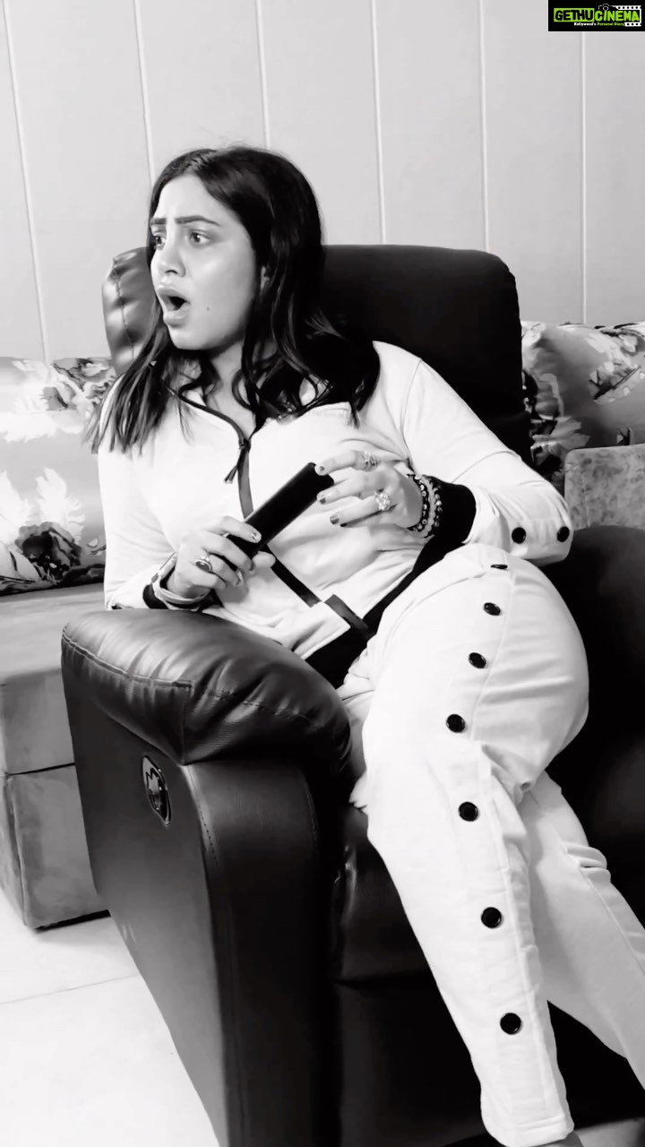 Arshi Khan Instagram - Naagin 🙎♀️🙎♀️🙎♀️🙎♀️ #arshikhan #arshi #reels #reelsinstagram #reelitfeelit @lastminute_21 . . . . #arshikhan #arshi #reels #reelsinstagram #reelitfeelit @lastminute_21