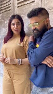 Arshi Khan Instagram - Bansuri matlab ………..? @lastminute_21 
.
.
.
.
.
.
#arshi #arshikhan #reel #reelsinstagram  #reelsvideo #reelitfeelit