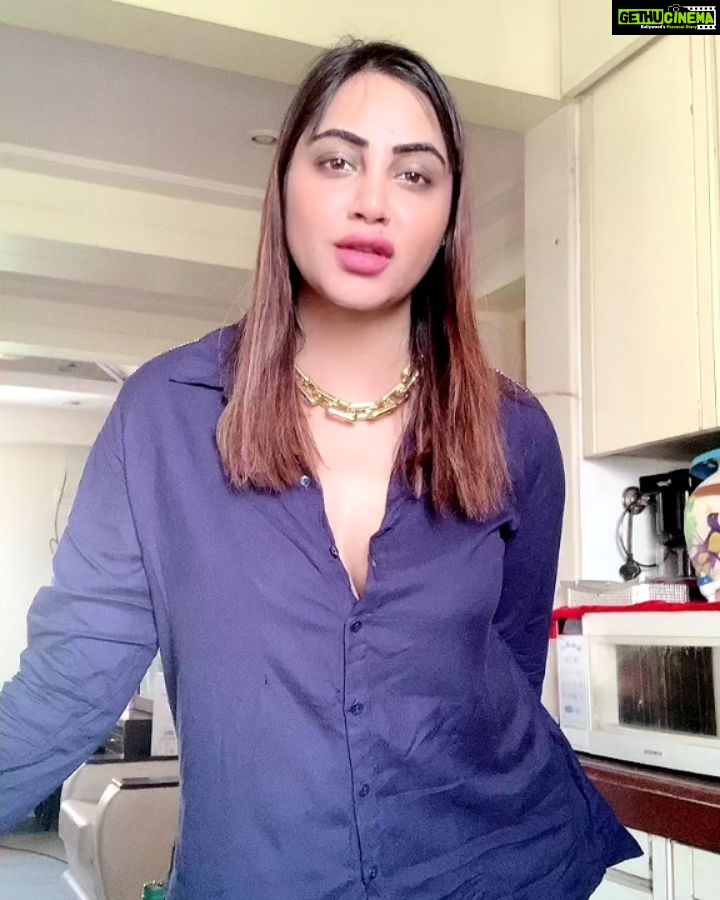 Arshi Khan Instagram - Have any queries ? Just take a screenshot & send on whatsapp. Follow @ghazi_fashion_store_313 Explore the latest collection of footwear, eyewear, watches, clothes and gadgets. Msg on whatsapp for more details :- +91-8460838479. Follow @ghazi_fashion_store_313 https://instagram.com/ghazi_fashion_store_313?utm_medium=copy_link Also shop on website below. https://fashionhub313.selloship.com/