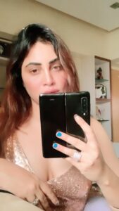 Arshi Khan Instagram - Wo jo kehte the hum ek laute hai ❤️❤️❤️❤️ #arshikhan #arshi #sherukrishnagoni