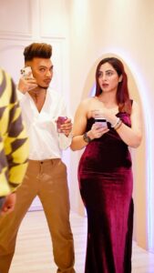 Arshi Khan Instagram - Mehbooba Bigad gayi Aajkal 😡
@arshikofficial 
.
@junaid__zaidi 
.
#feelitreelit #feelkaroreelkaro #trending #arshikhan #arshan #eshanmasih 
.
Shoot by @black_lotus99 
Location @byou.in