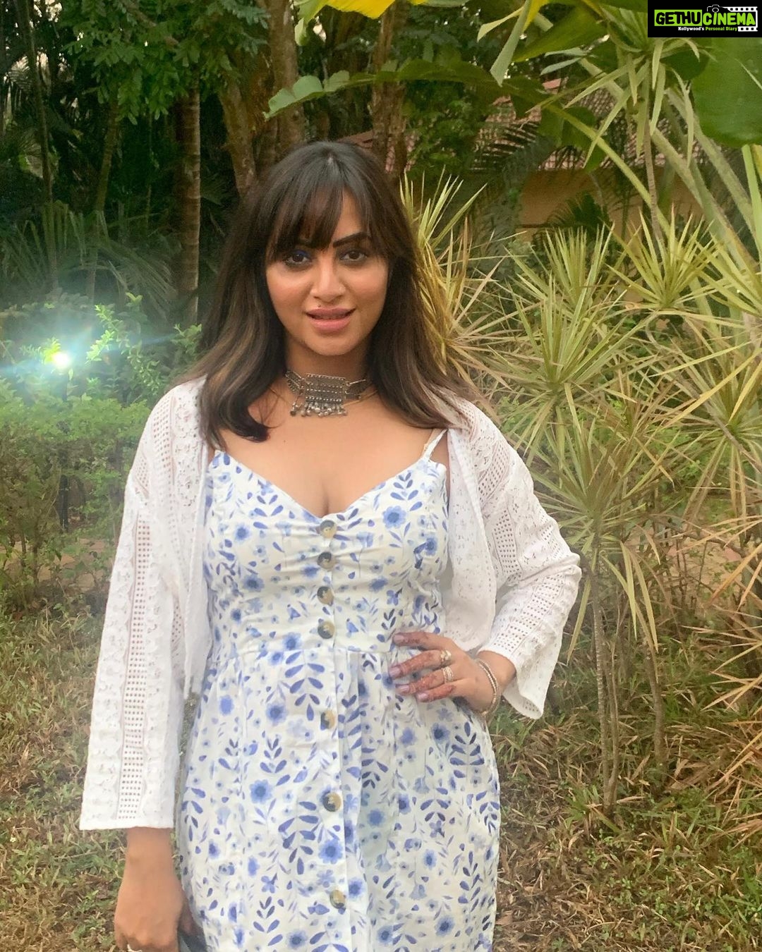 Arshi Khan Instagram - It is only possible to live happily ever after on a daily basis #arshi #arshikhanofficial #arshikhan #life