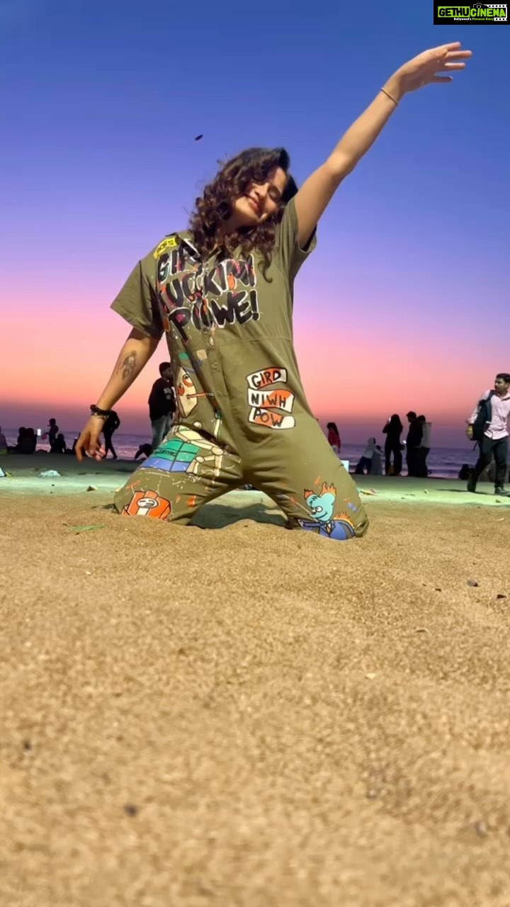 Arti Singh Instagram - Hi 👋 thank u and grateful for everything…