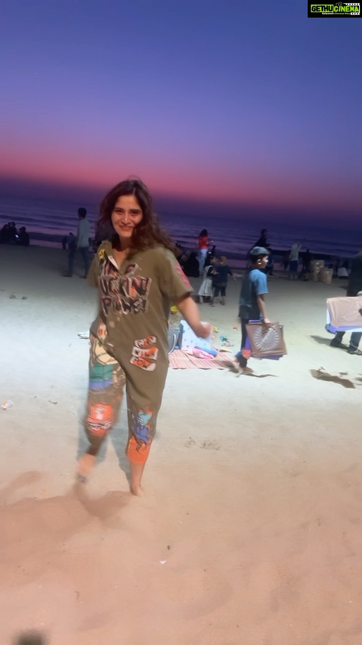 Arti Singh Instagram - Khud hi se ishq kiya ❤️