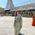 Arti Singh Instagram - Finally tirupati darshan ❤️my new year starts today ❤️grateful 🙏 @anujasingh60.as